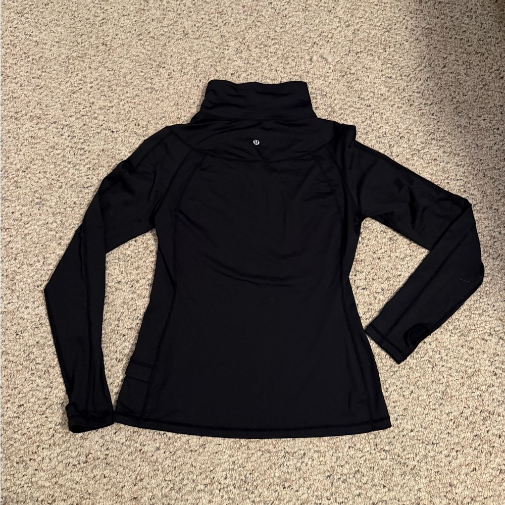 Lululemon Atheltica Black Wet Dry Warm Brisk Run Pullover size 10 like new